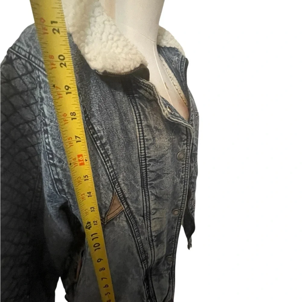 Vintage Ruth Douglas Sherpa Lined Denim Jacket Women Size Small Light Wash